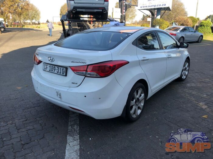 HYUNDAI , ELANTRA 1 . 8 GLS / EXECUTIVE A / T , WHITE , 2011 ( 29453 ) - Image 4