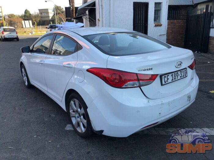 HYUNDAI , ELANTRA 1 . 8 GLS / EXECUTIVE A / T , WHITE , 2011 ( 29453 ) - Image 6