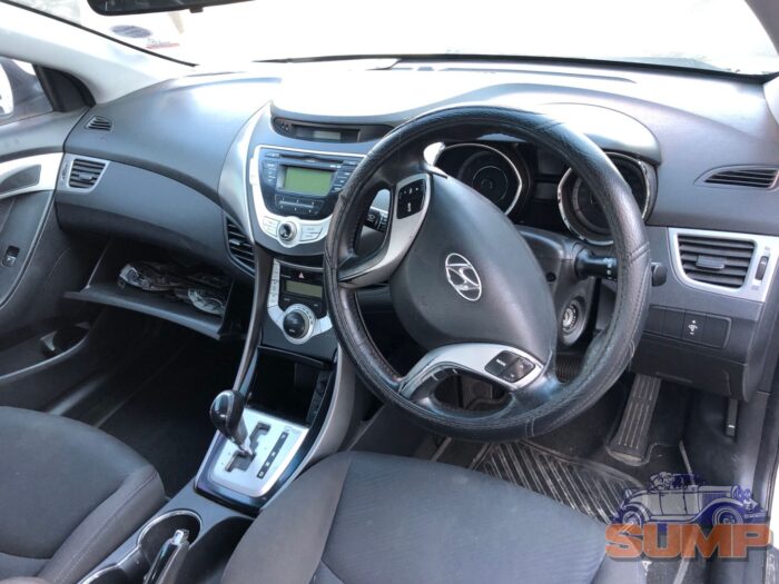 HYUNDAI , ELANTRA 1 . 8 GLS / EXECUTIVE A / T , WHITE , 2011 ( 29453 ) - Image 10