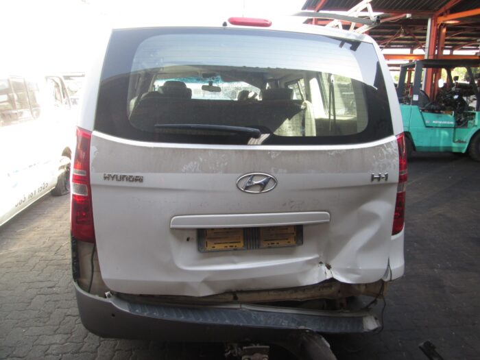 HYUNDAI , H - 1 2 . 5 CRDI A / T / ELITE A / T , WHITE , 2016 ( 29219 ) - Image 3