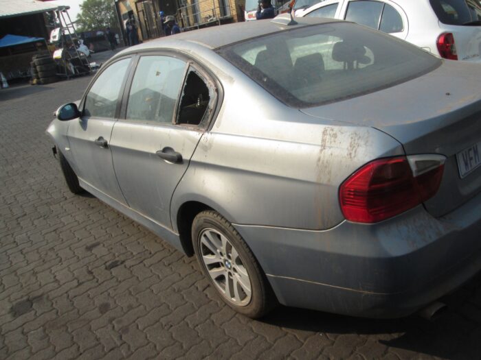 BMW , 320 i ( E 90 ) , GREY , 2005 ( 29224 ) - Image 4