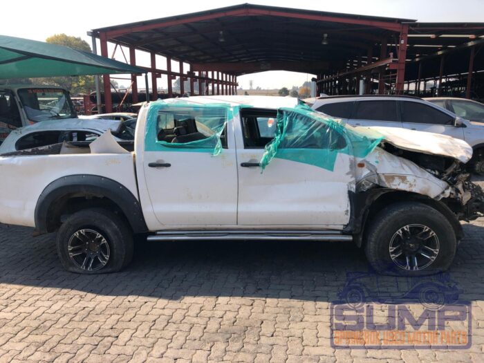 TOYOTA , HILUX 2 . 5 D - 4 D SRX 4 X 4 D / C , WHITE , 2013 ( 30026 ) - Image 3