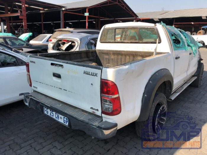 TOYOTA , HILUX 2 . 5 D - 4 D SRX 4 X 4 D / C , WHITE , 2013 ( 30026 ) - Image 4
