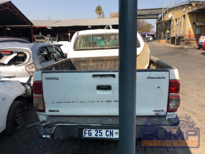 TOYOTA , HILUX 2 . 5 D - 4 D SRX 4 X 4 D / C , WHITE , 2013 ( 30026 ) - Image 5