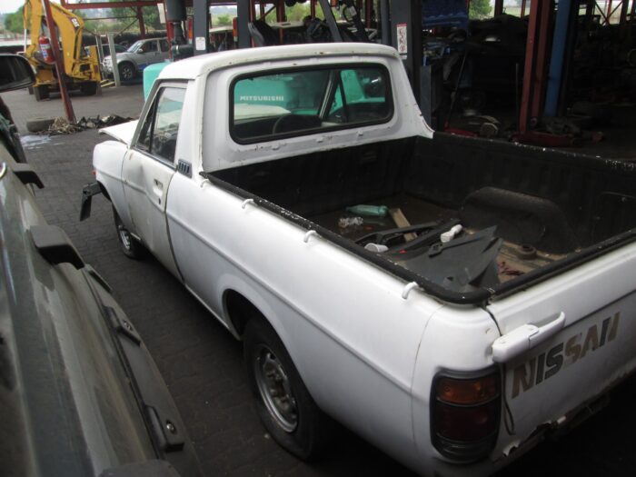 NISSAN , 1400 STD 5 Speed ( 408 ) P / U S / C , WHITE , 2007 ( 29228 ) - Image 4