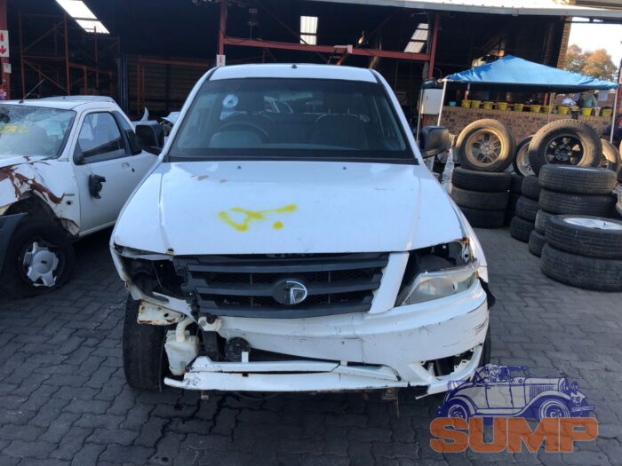 TATA , XENON 3 . 0 BASELINE P / U S / C , WHITE , 2014 ( 29478 )