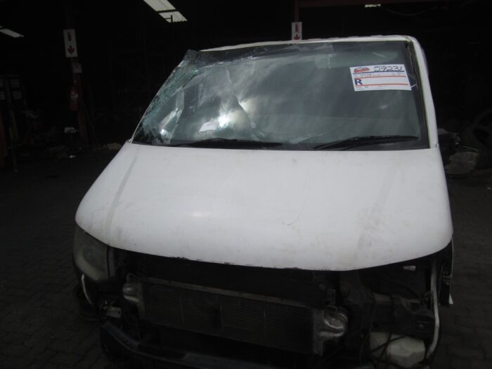 VOLKSWAGEN , T 5 KOMBI 2 . 0 T Di , WHITE , 2010 ( 29231 )
