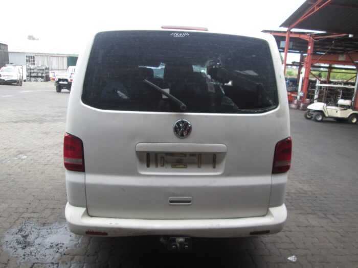 VOLKSWAGEN , T 5 KOMBI 2 . 0 T Di , WHITE , 2010 ( 29231 ) - Image 3