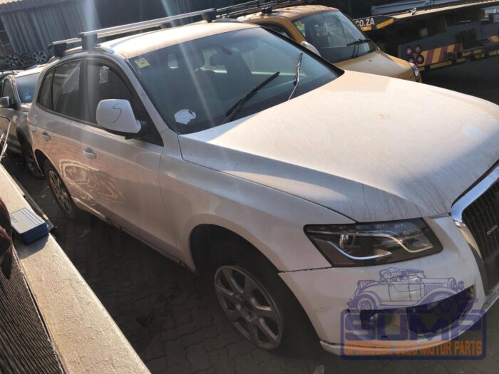 AUDI , Q 5 2 . 0 TDI QUATTRO , WHITE , 2010 ( 29973 ) - Image 3
