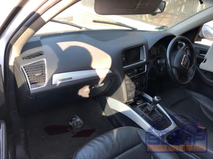 AUDI , Q 5 2 . 0 TDI QUATTRO , WHITE , 2010 ( 29973 ) - Image 10