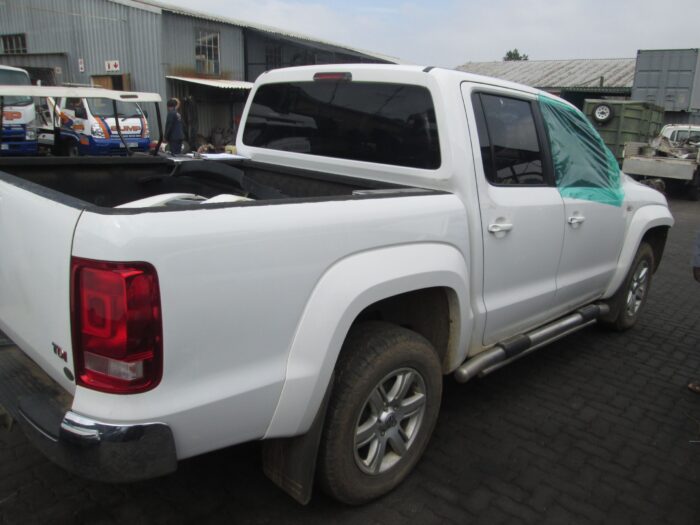 VOLKSWAGEN , AMAROK 2 . 0 Bi T Di HIGHLINE 120 KW D / C , WHITE , 2011 ( 29240 ) - Image 2