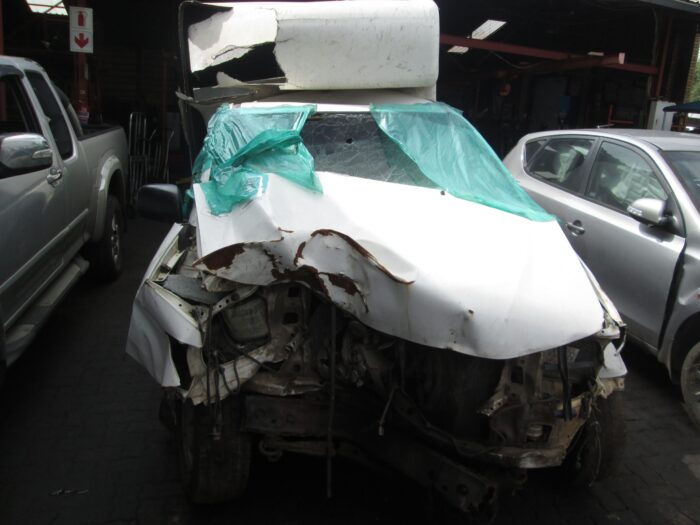 TOYOTA , HILUX 2 . 5 D - 4 D P / U S / C , WHITE , 2012 ( 29235 )