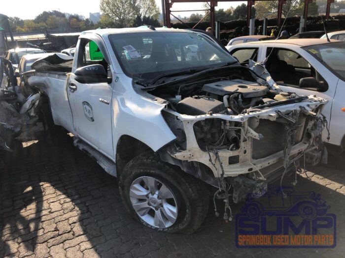 TOYOTA , HILUX 2 . 4 GD - 6 RB SRX S / C , WHITE , 2019 ( 30023 ) - Image 2