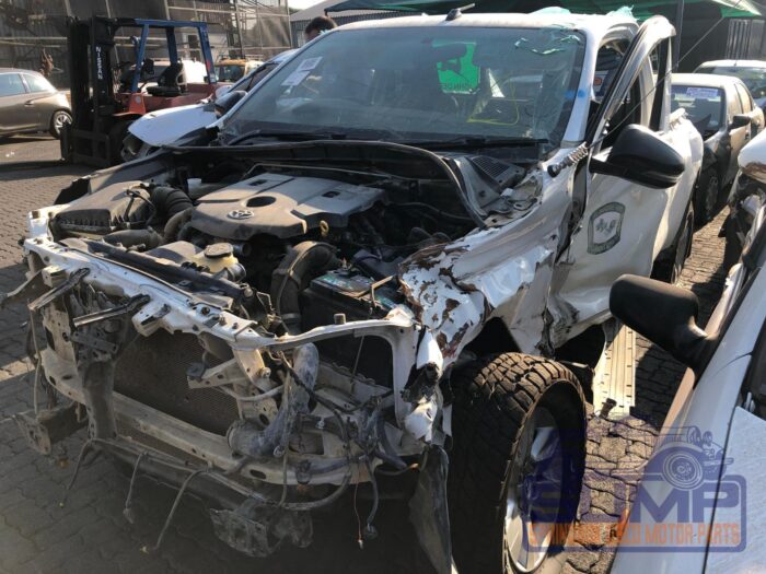 TOYOTA , HILUX 2 . 4 GD - 6 RB SRX S / C , WHITE , 2019 ( 30023 ) - Image 8