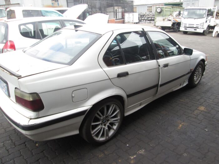 BMW , 328 i ( E 36 ) , WHITE , 1996 ( 29249 ) - Image 2