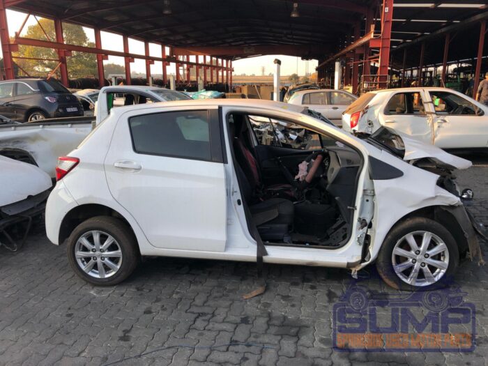 TOYOTA , YARIS 1 . 0 PULSE 5 DR , WHITE , 2017 ( 29970 ) - Image 3