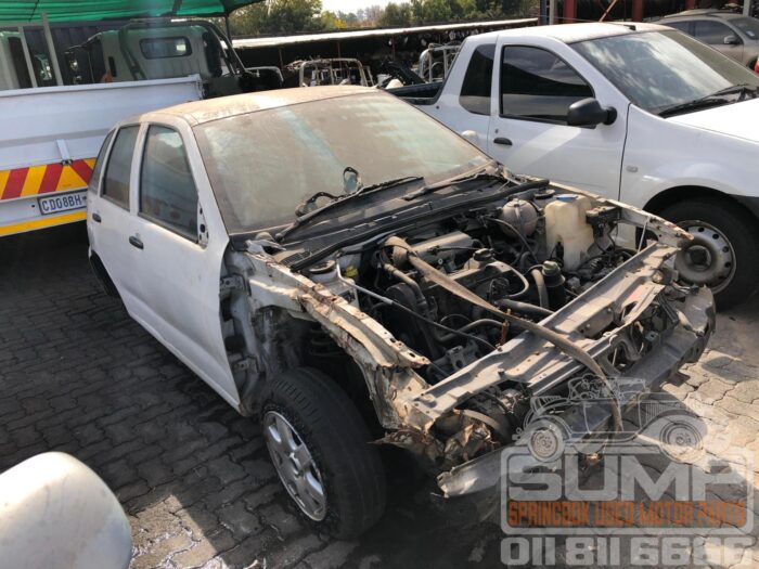 VOLKSWAGEN , POLO 1 . 4 PLAYA , WHITE , 2002 ( 30505 ) - Image 2