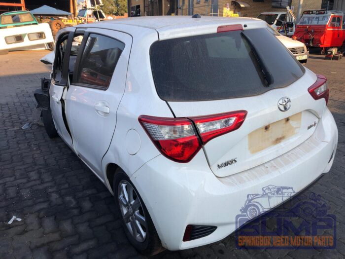 TOYOTA , YARIS 1 . 0 PULSE 5 DR , WHITE , 2017 ( 29970 ) - Image 6