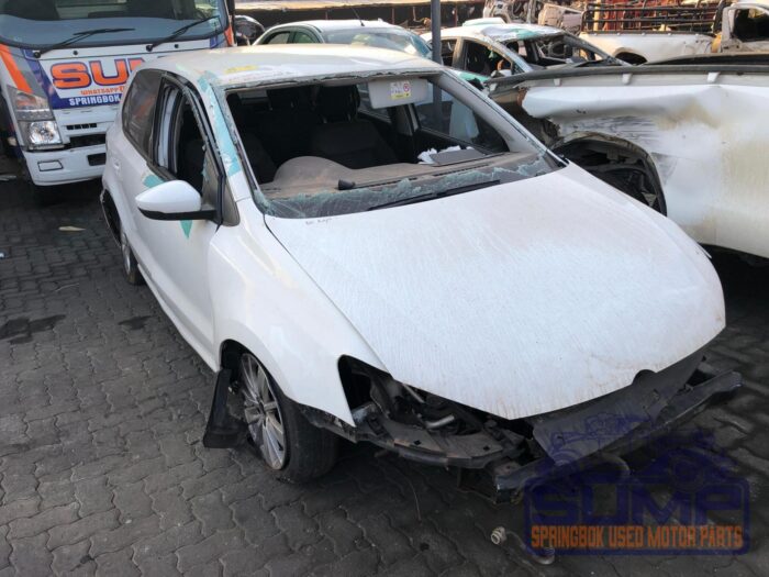 VOLKSWAGEN , POLO GP 1 . 2 TSI COMFORTLINE ( 66 KW ) , WHITE , 2015 ( 29971 ) - Image 2
