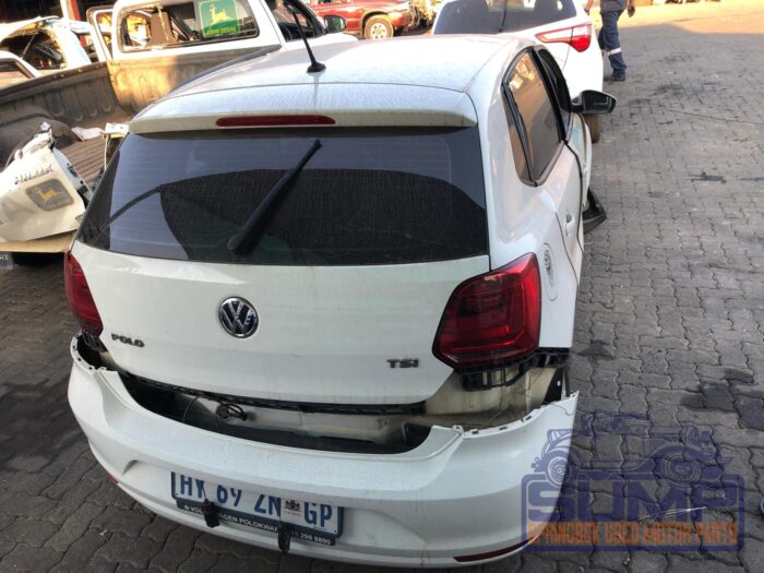 VOLKSWAGEN , POLO GP 1 . 2 TSI COMFORTLINE ( 66 KW ) , WHITE , 2015 ( 29971 ) - Image 5