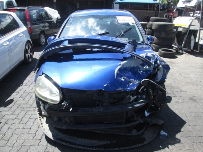 VOLKSWAGEN , GOLF V 2 . 0 FSI A / T , BLUE , 2004 ( 29254 )