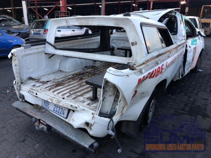 TOYOTA , HILUX 2 . 4 GD P / U S / C , WHITE , 2019 ( 30022 ) - Image 4
