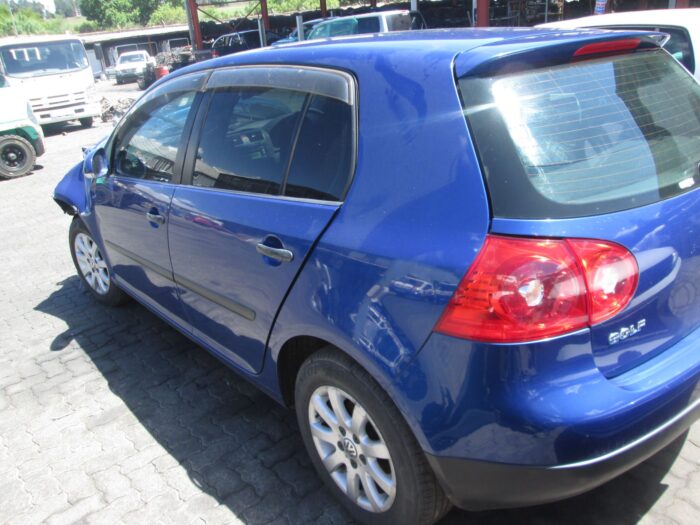VOLKSWAGEN , GOLF V 2 . 0 FSI A / T , BLUE , 2004 ( 29254 ) - Image 4