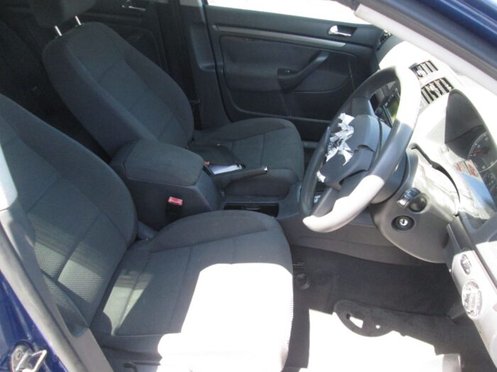 VOLKSWAGEN , GOLF V 2 . 0 FSI A / T , BLUE , 2004 ( 29254 ) - Image 5