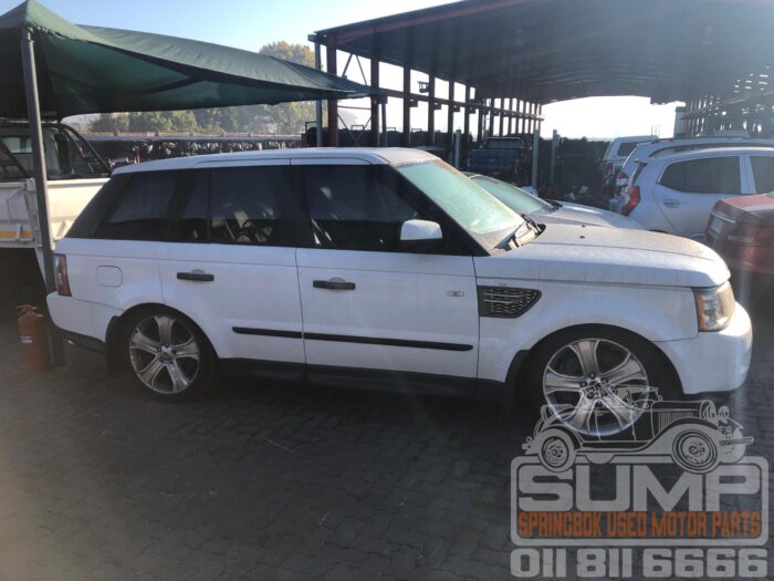 LAND ROVER , RANGE ROVER SPORT 5 . 0 V 8 , WHITE , 2010 ( 30522 ) - Image 3