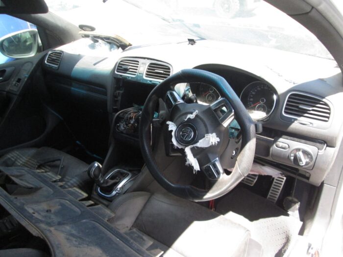 VOLKSWAGEN , GOLF VI GTI 2 . 0 TSI DSG , WHITE , 2012 ( 29255 ) - Image 7