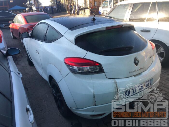 RENAULT , MEGANE III 1 . 6 DYNAMIQUE COUPE , WHITE , 2011 ( 30519 ) - Image 6