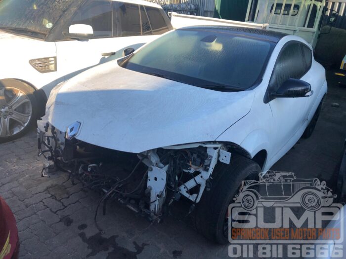 RENAULT , MEGANE III 1 . 6 DYNAMIQUE COUPE , WHITE , 2011 ( 30519 ) - Image 8
