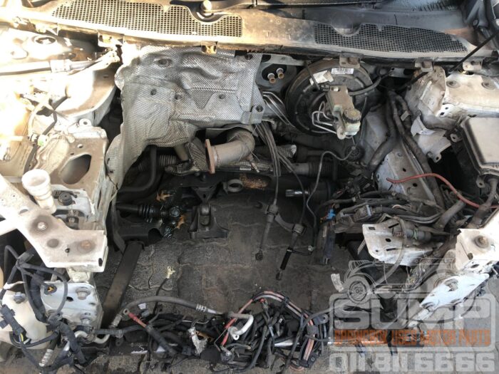 RENAULT , MEGANE III 1 . 6 DYNAMIQUE COUPE , WHITE , 2011 ( 30519 ) - Image 11