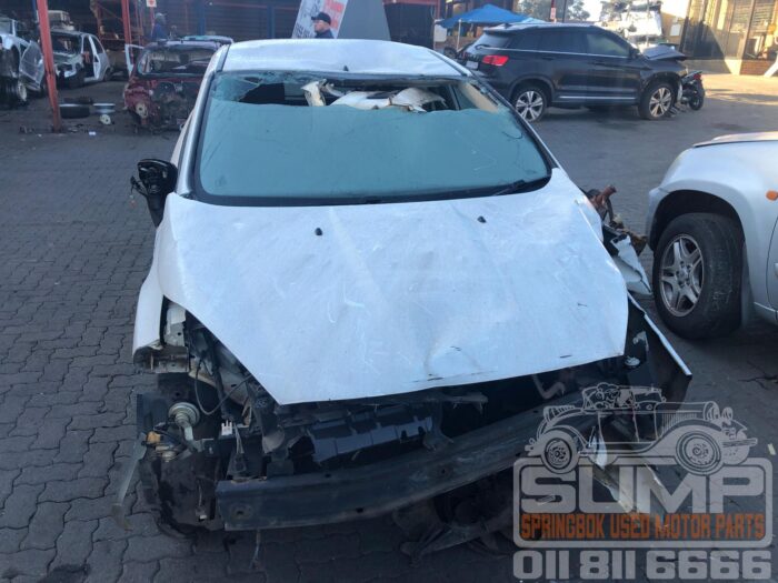 FORD , FIESTA 1 . 4 AMBIENTE 5 DR , WHITE , 2015 ( 30508 )