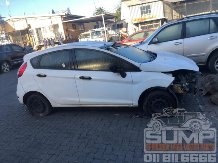 FORD , FIESTA 1 . 4 AMBIENTE 5 DR , WHITE , 2015 ( 30508 ) - Image 3