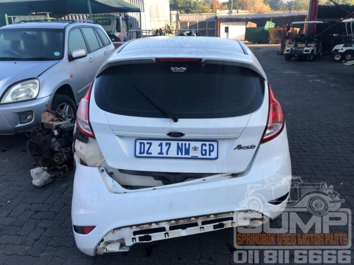 FORD , FIESTA 1 . 4 AMBIENTE 5 DR , WHITE , 2015 ( 30508 ) - Image 5