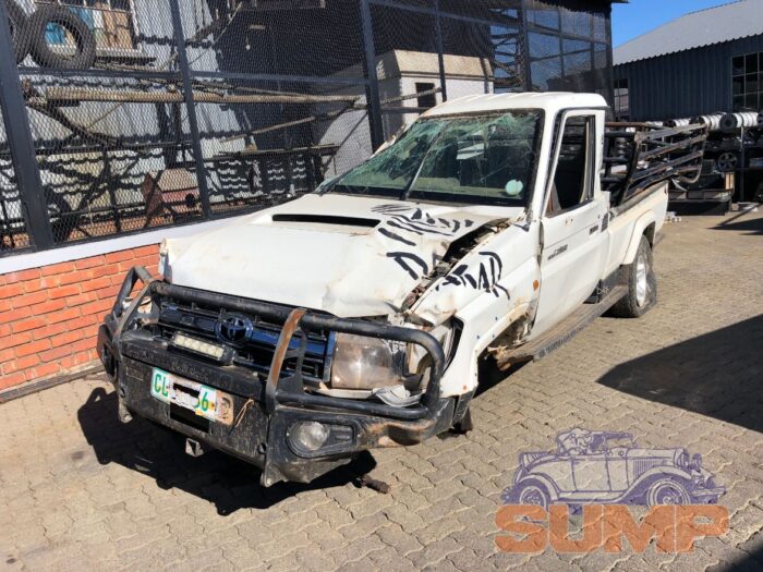 TOYOTA , LAND CRUISER 70 4 . 5 D P / U S / C , WHITE , 2015 ( 29496 ) - Image 8