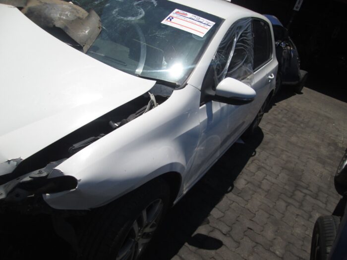 VOLKSWAGEN , GOLF VI 1 . 4 T Si COMFORTLINE , WHITE , 2012 ( 29270 ) - Image 4