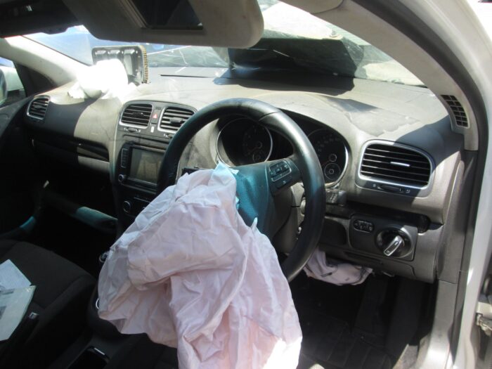 VOLKSWAGEN , GOLF VI 1 . 4 T Si COMFORTLINE , WHITE , 2012 ( 29270 ) - Image 6