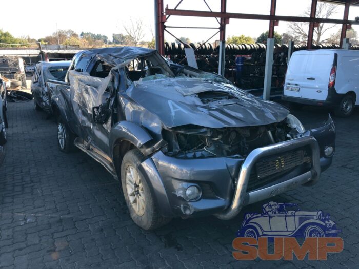 TOYOTA , HILUX 3 . 0 D - 4 D RAIDER XTRA CABP / U S , GREY , 2012 ( 29495 ) - Image 2