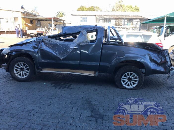 TOYOTA , HILUX 3 . 0 D - 4 D RAIDER XTRA CABP / U S , GREY , 2012 ( 29495 ) - Image 7
