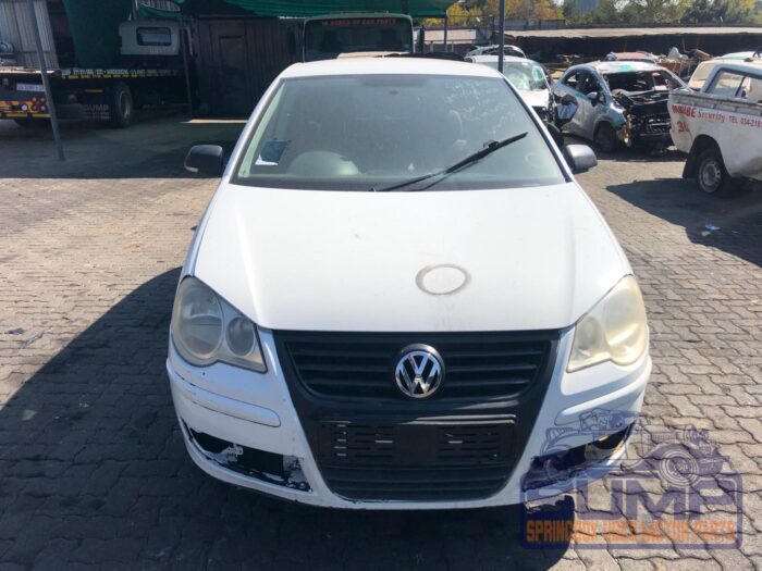 VOLKSWAGEN , POLO 1 . 6 COMFORTLINE , WHITE , 2006 ( 30005 )