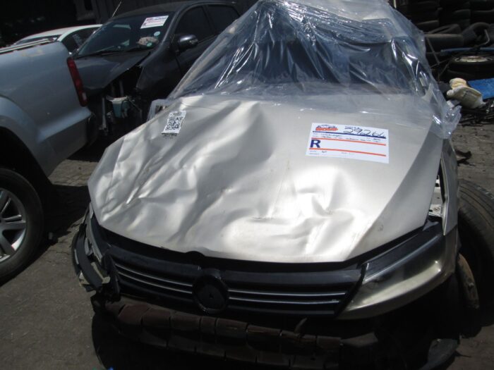 VOLKSWAGEN , JETTA VI 1 . 4 TSI COMFORTLINE DSG , SILVER , 2014 ( 29264 )