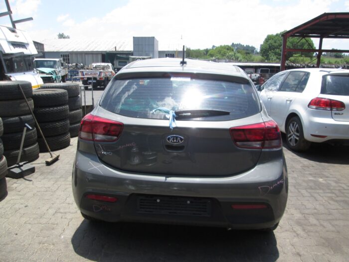 KIA , RIO 1 . 4 LS A / T 5 DR , GREY , 2021 ( 29262 ) - Image 3
