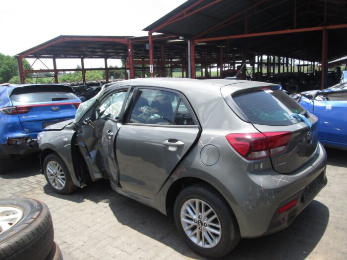 KIA , RIO 1 . 4 LS A / T 5 DR , GREY , 2021 ( 29262 ) - Image 4