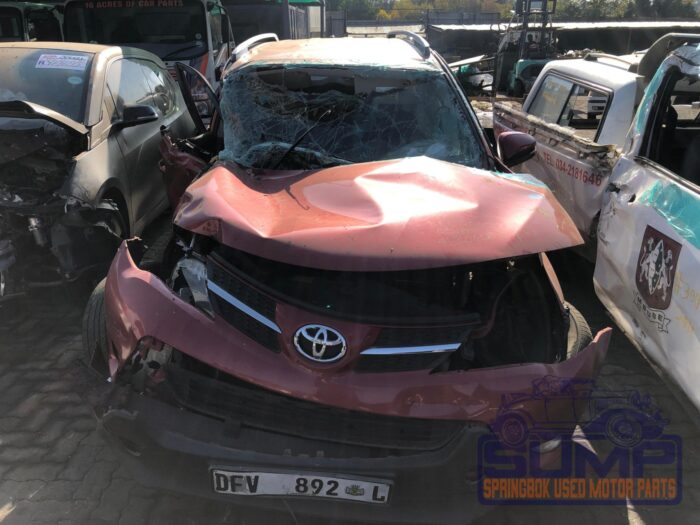 TOYOTA , RAV 4 2 . 0 GX , MAROON , 2015 ( 30016 )