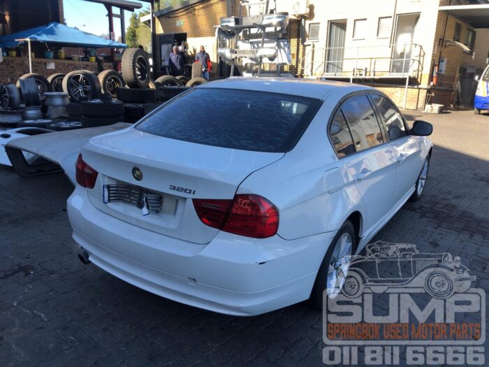 BMW , 320 i ( E 90 ) , WHITE , 2011 ( 30515 ) - Image 4