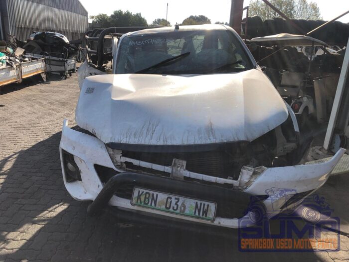 TOYOTA , HILUX 2 . 4 GD - 6 RB SRX S / C , WHITE , 2018 ( 30025 )