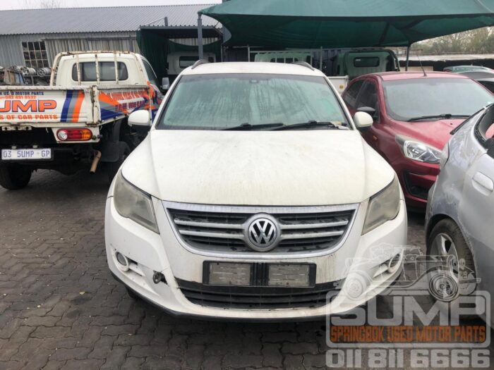 VOLKSWAGEN , TIGUAN 2 . 0 TDI TRK - FLD 4 MOT TIP , WHITE , 2009 ( 30517 )