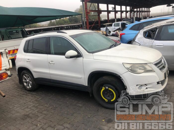 VOLKSWAGEN , TIGUAN 2 . 0 TDI TRK - FLD 4 MOT TIP , WHITE , 2009 ( 30517 ) - Image 3